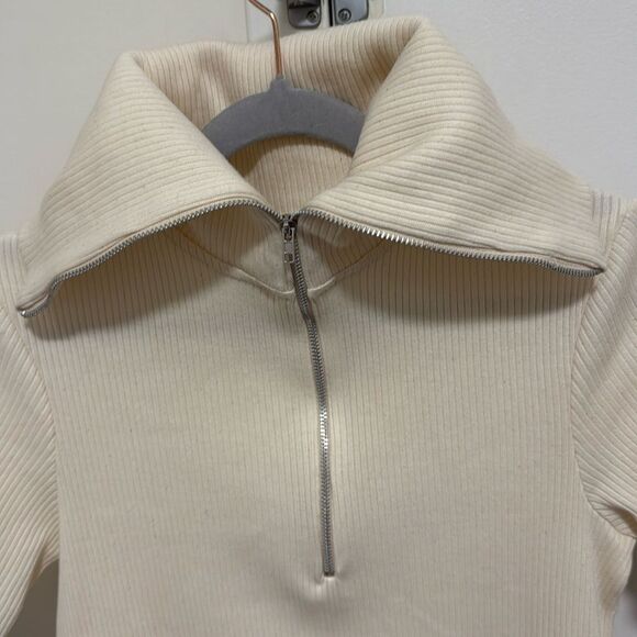 Zara 1/4 Zip Short Sleeve Ribbed Knit Mini Dress in Off White. Size M. - Picture 2 of 6